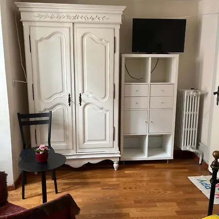 Chambre Papillon Avec Acces Terasse La Neuveville Exterior photo